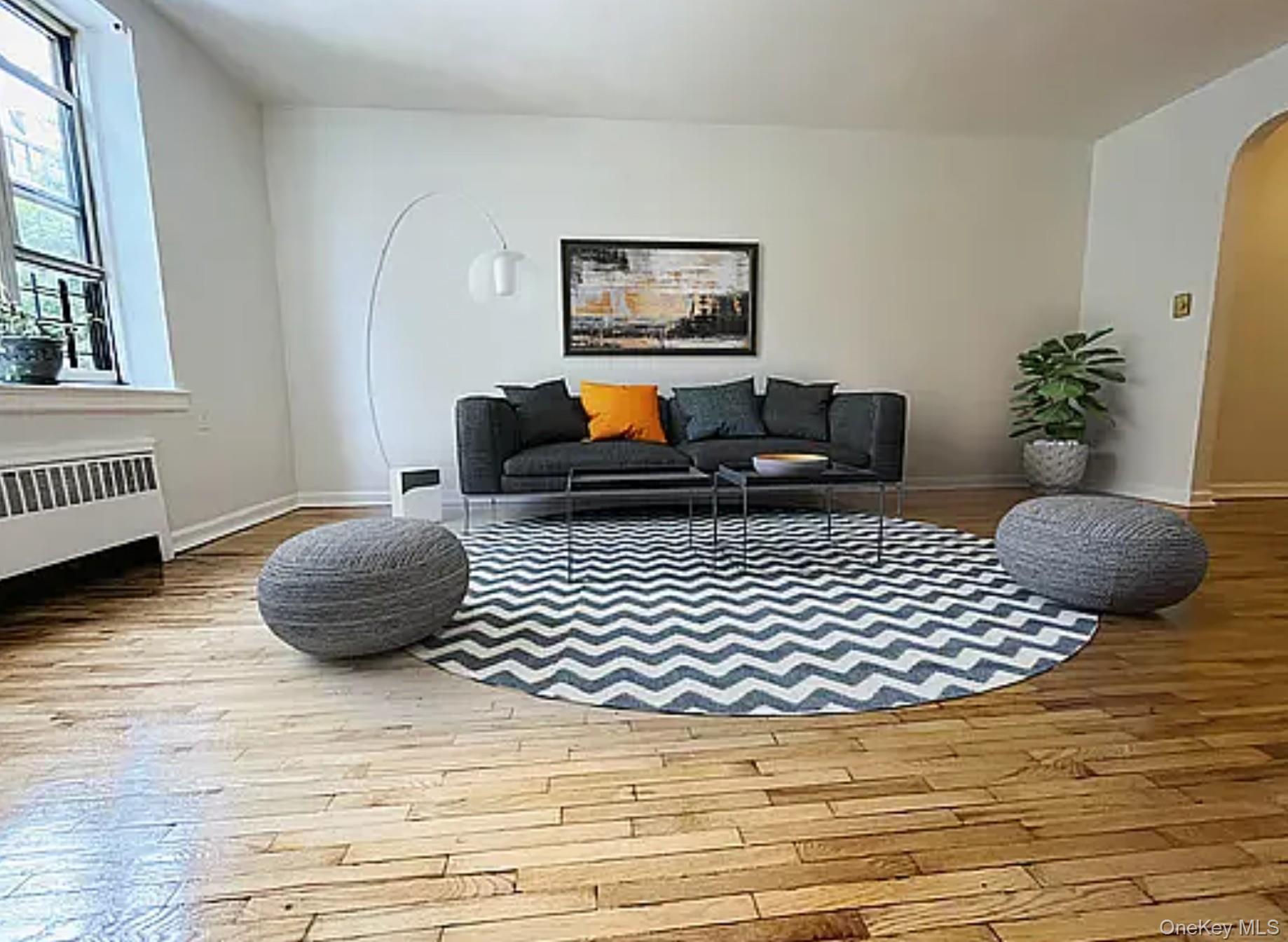 #3 photo, 76-10 34th Avenue, 皇后区 杰克逊高地 Jackson Heights , NY 11372