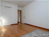 #11 photo, 61-36 233rd Street, קווינס Bayside , NY 11364