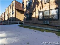 #15 photo, 61-36 233rd Street, קווינס Bayside , NY 11364
