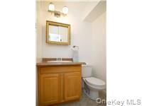 #8 photo, 61-36 233rd Street, קווינס Bayside , NY 11364