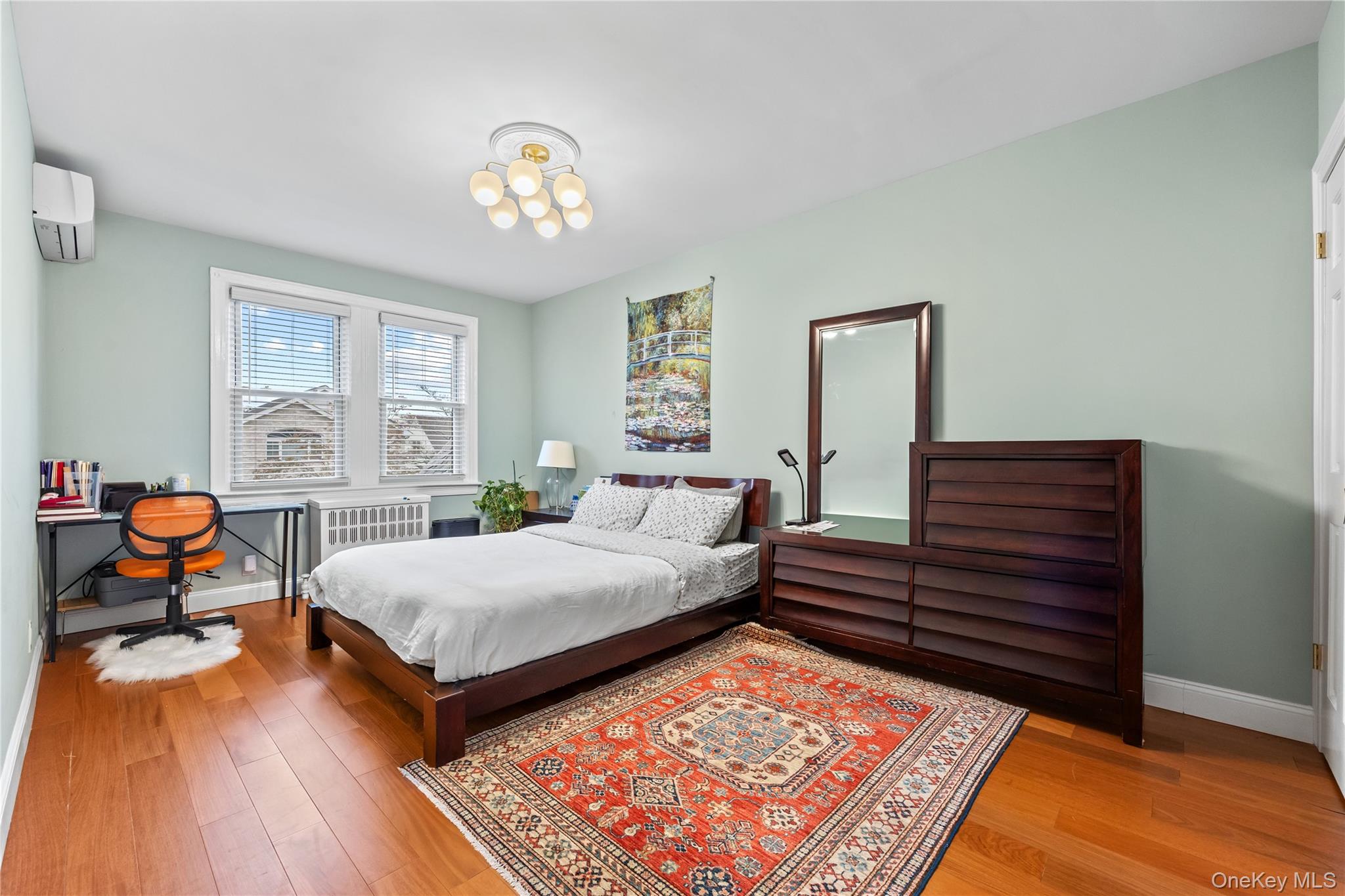 #13 photo, 32-20 213th Street, Куинс ‖ Bayside , NY 11361