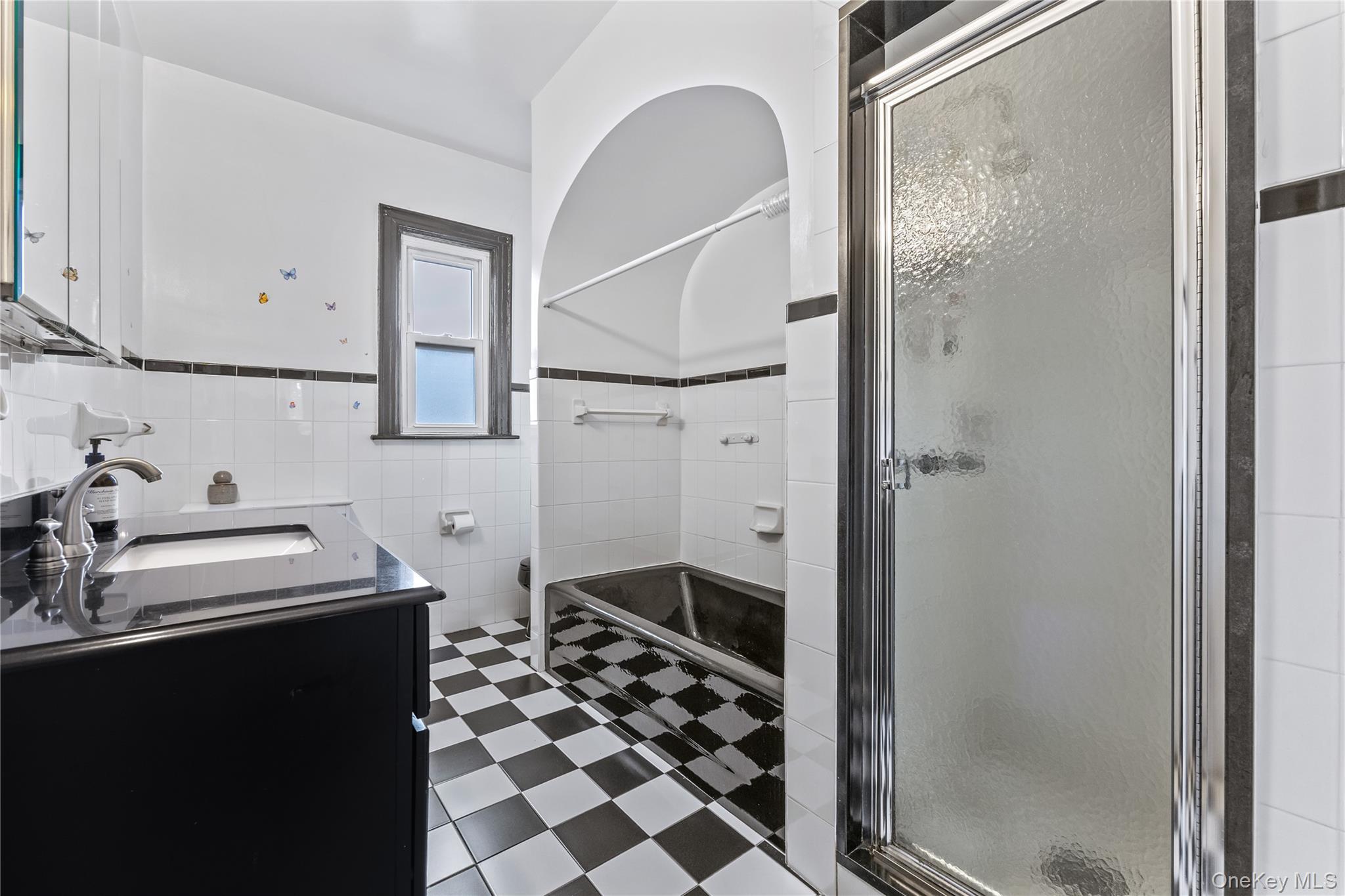 #16 photo, 32-20 213th Street, Куинс ‖ Bayside , NY 11361