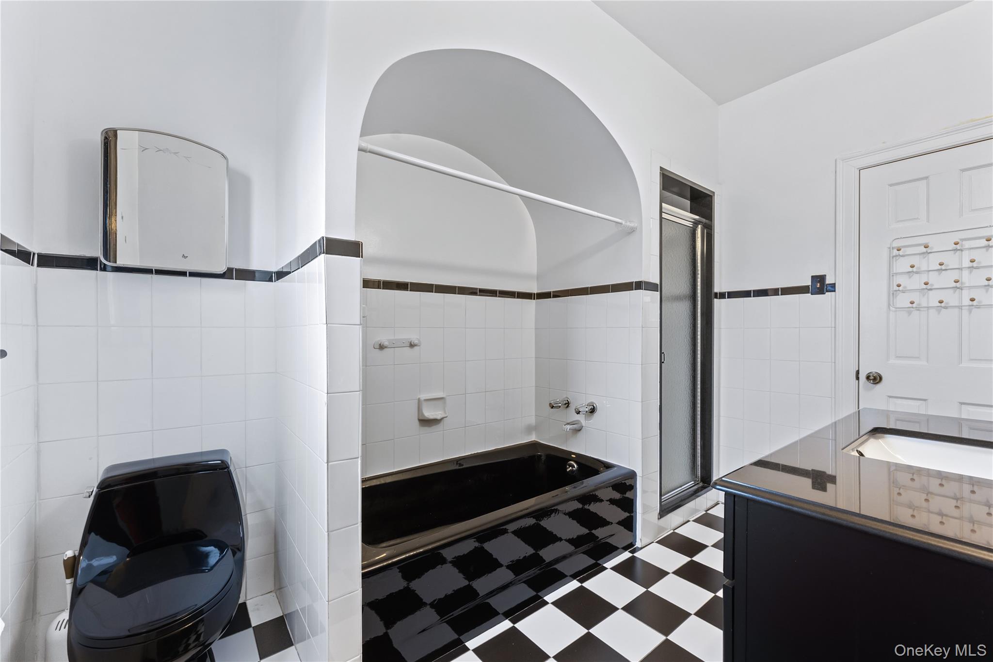 #17 photo, 32-20 213th Street, Куинс ‖ Bayside , NY 11361