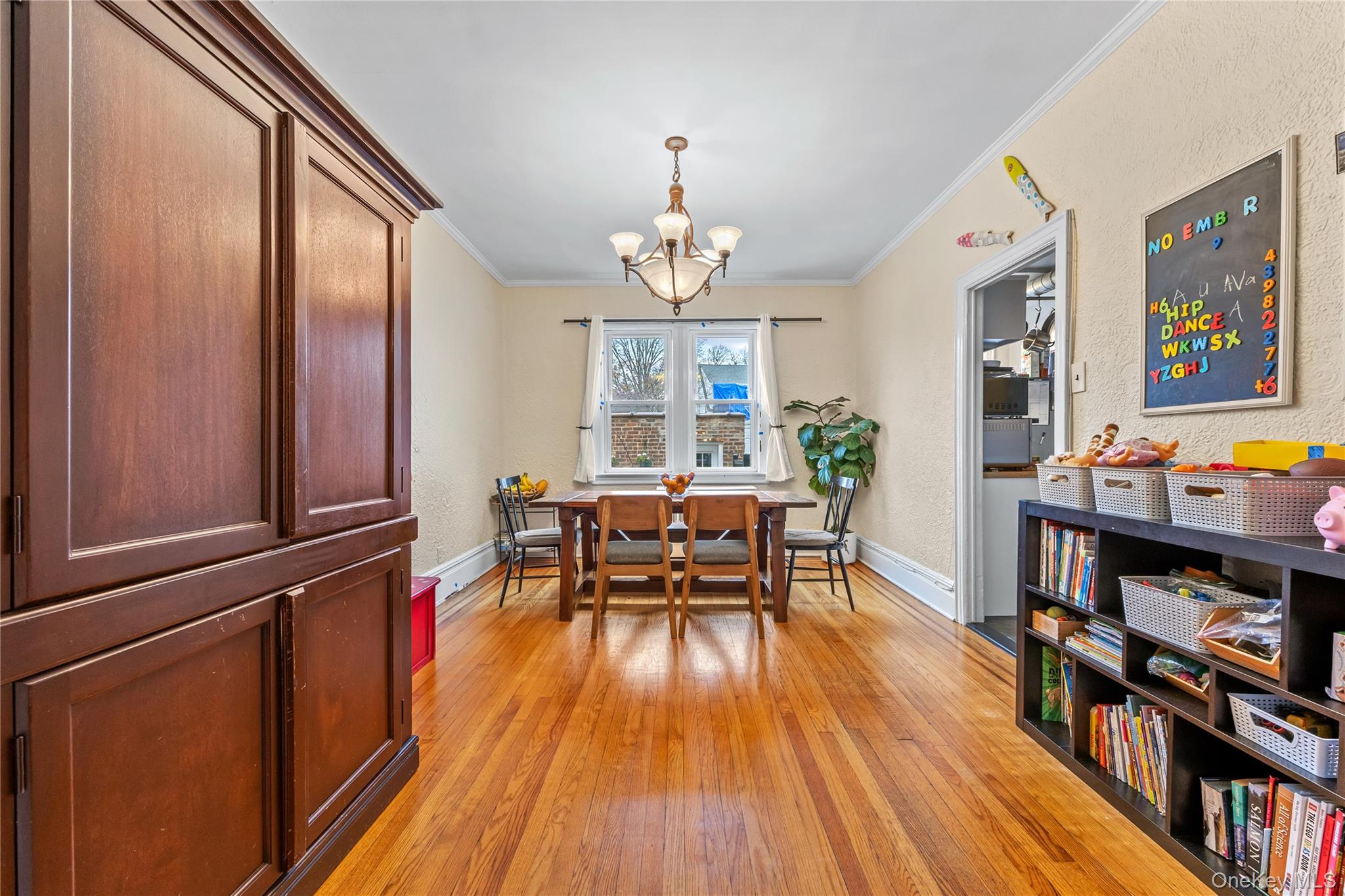 #8 photo, 32-20 213th Street, Куинс ‖ Bayside , NY 11361