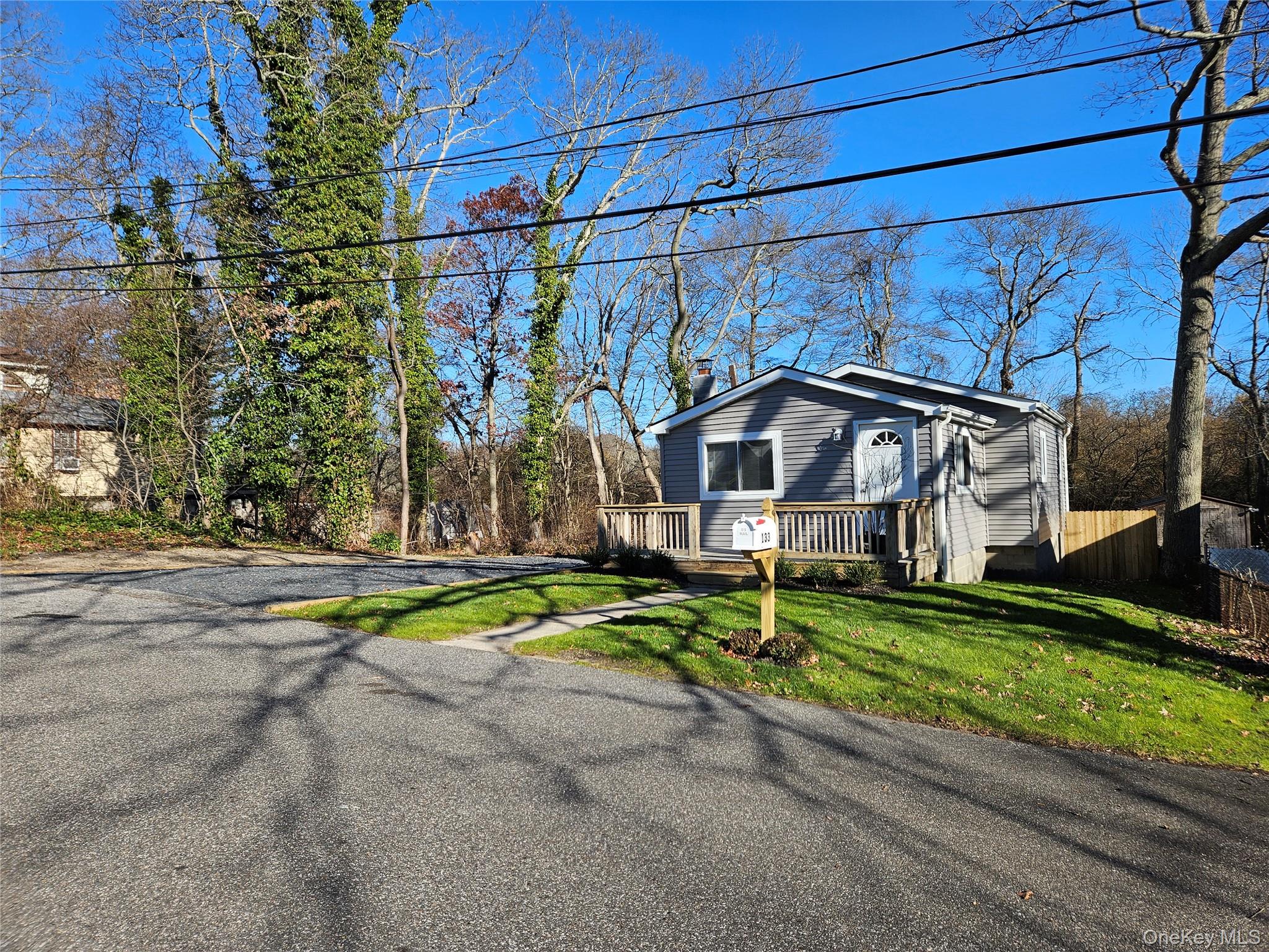 #1 photo, 133 Denton Street, 东长岛 Patchogue , NY 11772