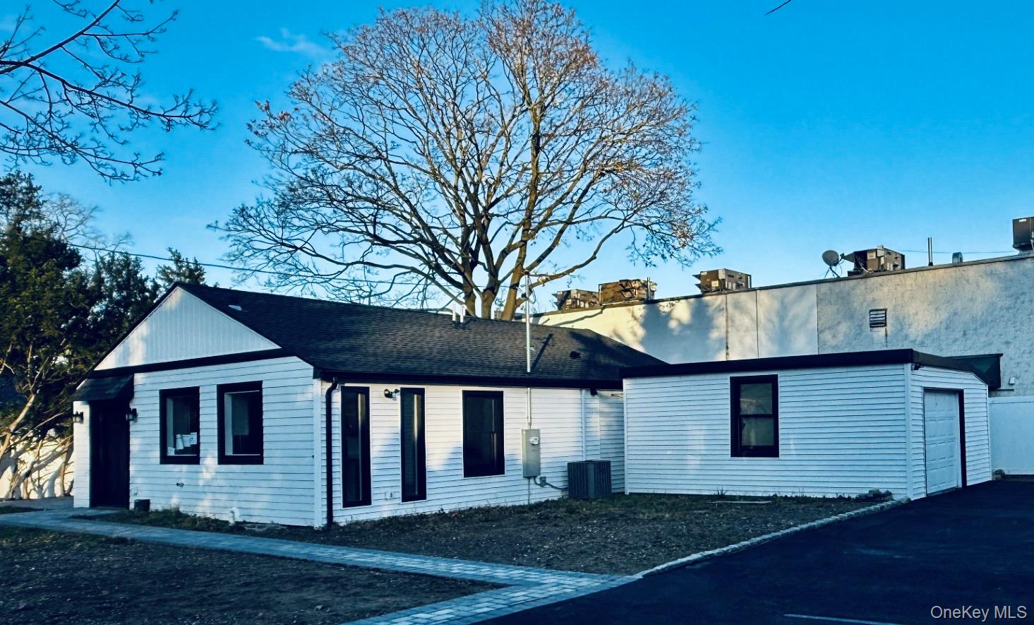 #1 photo, 2 Park Avenue, नासाउ काउंटी Greenvale , NY 11548