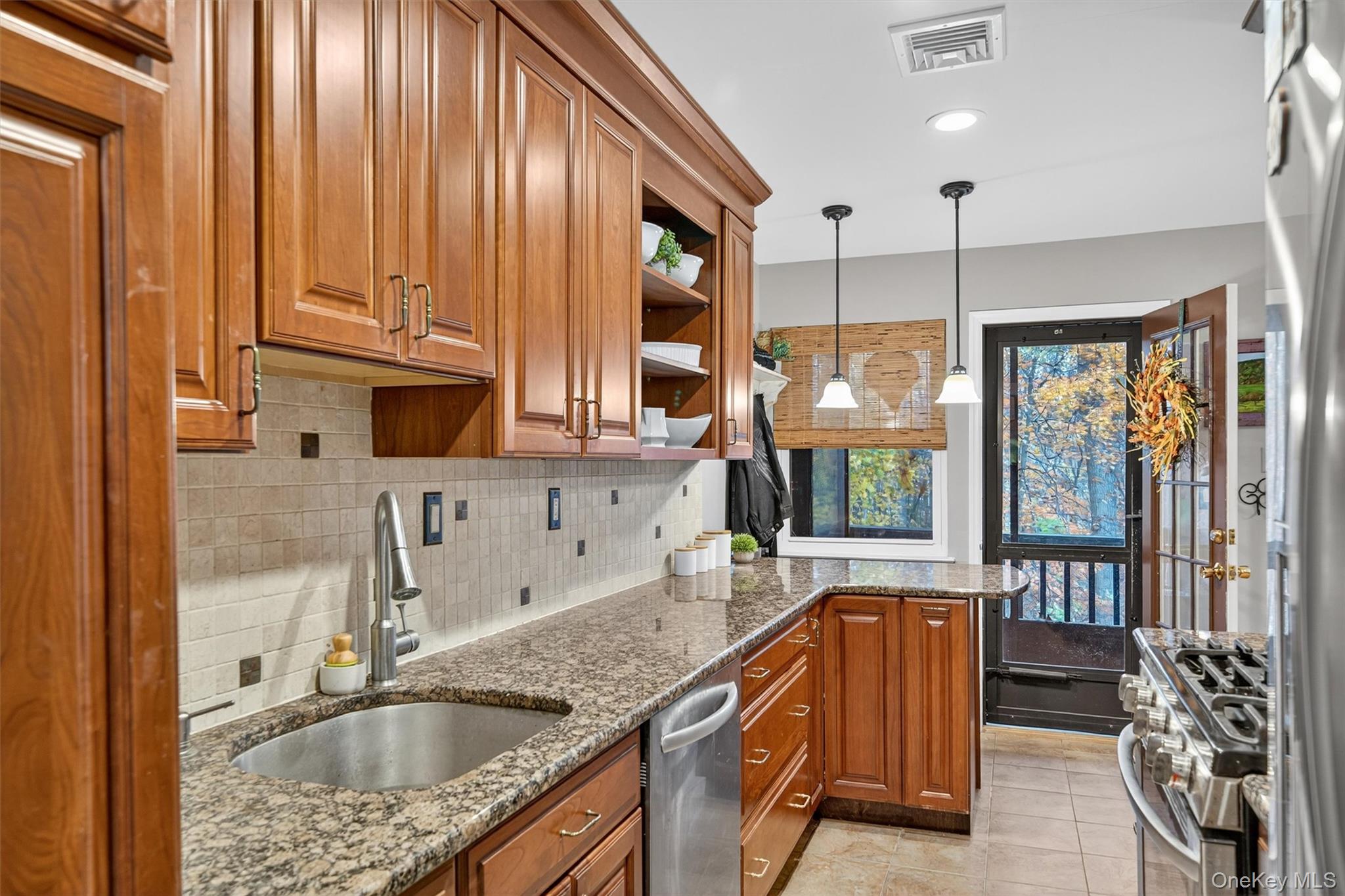 #14 photo, 52 Milford Lane, Suffern , NY 10901