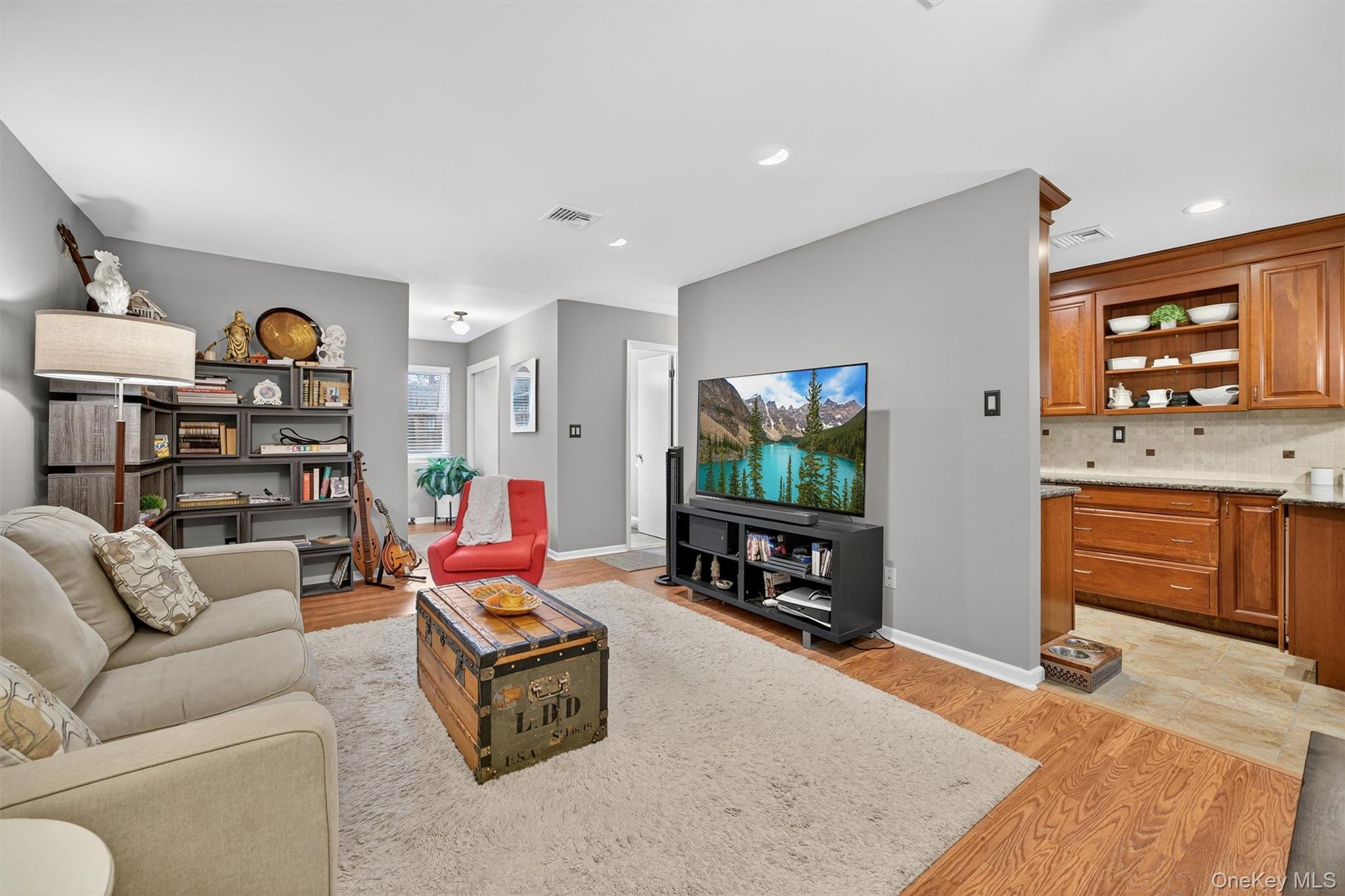 #6 photo, 52 Milford Lane, Suffern , NY 10901