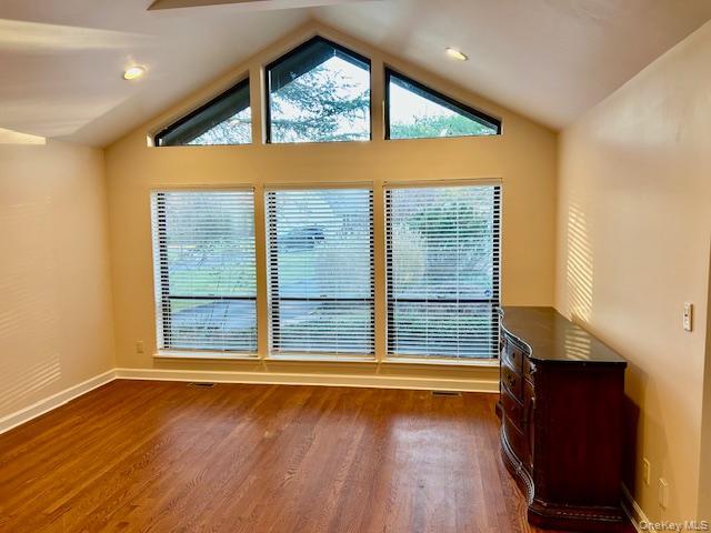 #14 photo, 5 Carman Court, सफ़ोक काउंटी Dix Hills , NY 11746