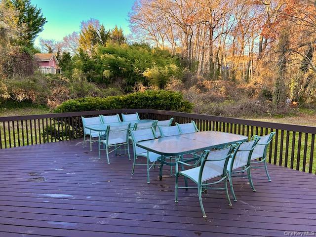 #4 photo, 5 Carman Court, सफ़ोक काउंटी Dix Hills , NY 11746