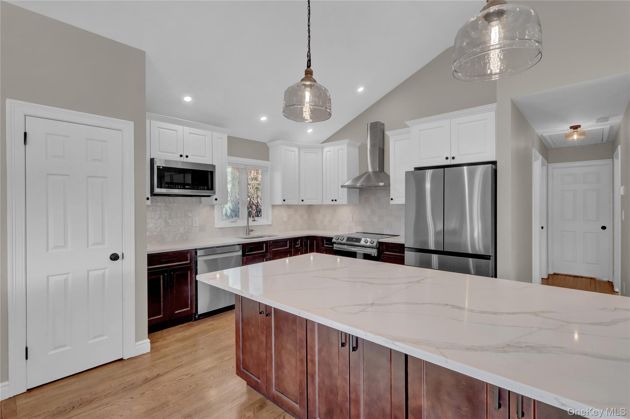 #11 photo, 171 School Street, מחוז נסאו Oyster Bay , NY 11771