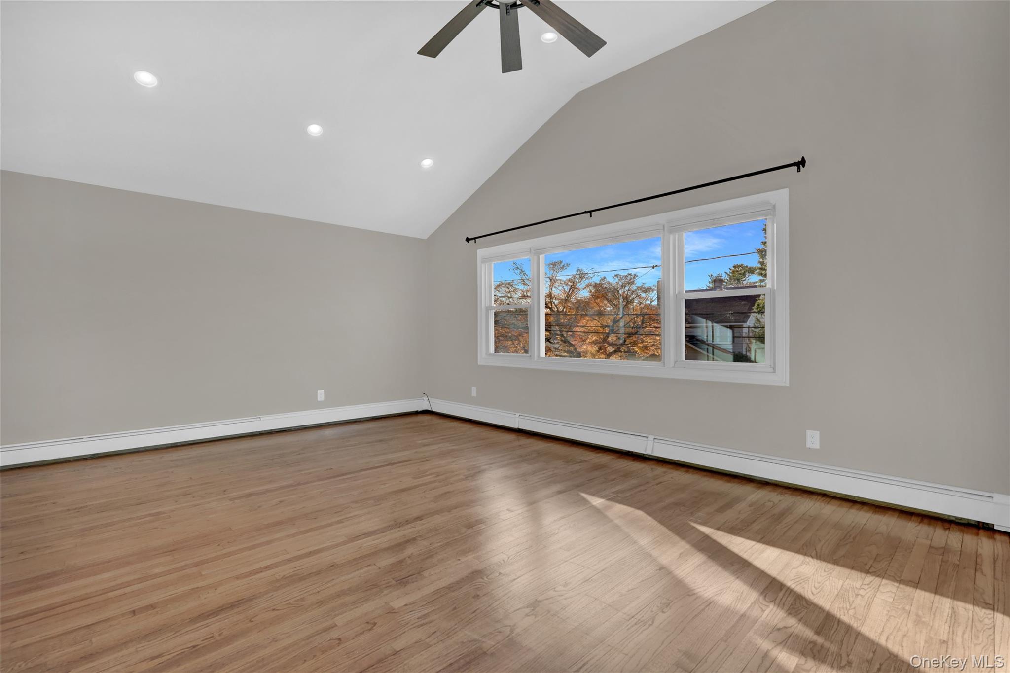 #12 photo, 171 School Street, מחוז נסאו Oyster Bay , NY 11771