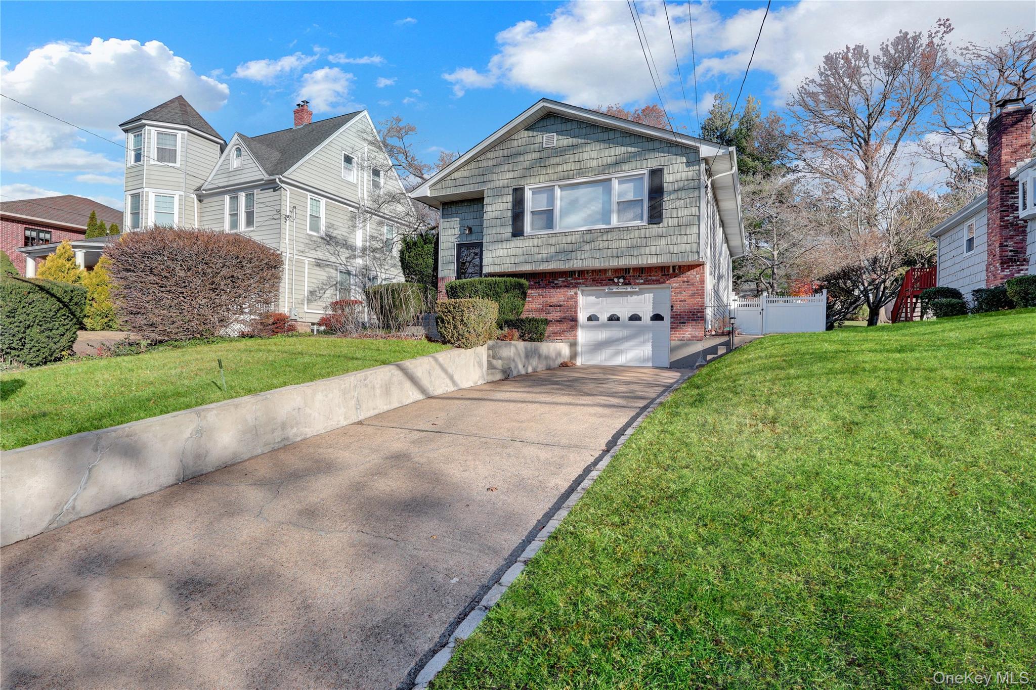 #3 photo, 171 School Street, מחוז נסאו Oyster Bay , NY 11771