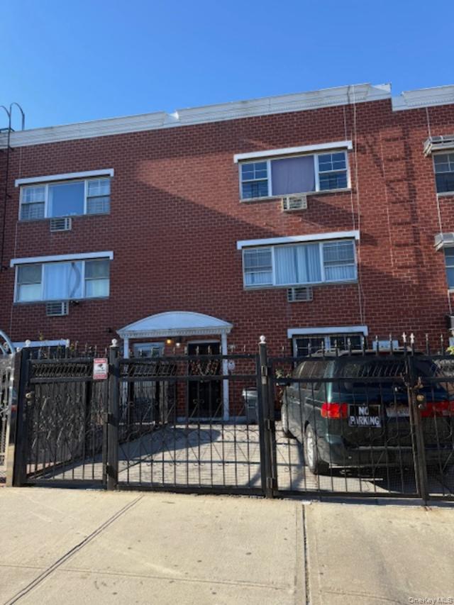 #2 photo, 827 Longfellow Avenue, 브롱크스 Bronx , NY 10474