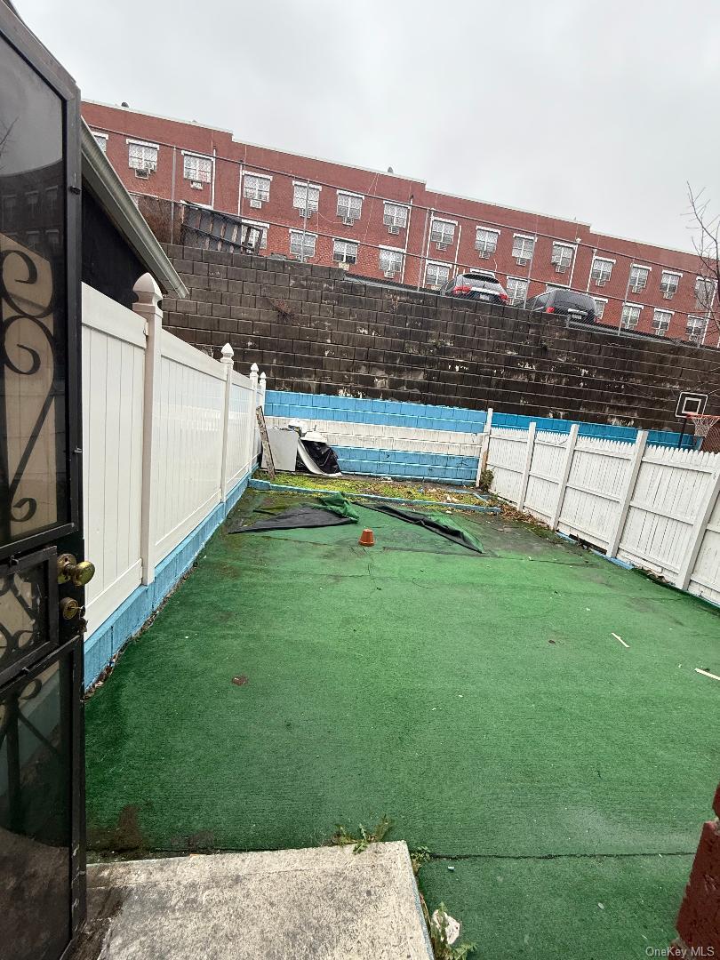 #3 photo, 827 Longfellow Avenue, 브롱크스 Bronx , NY 10474