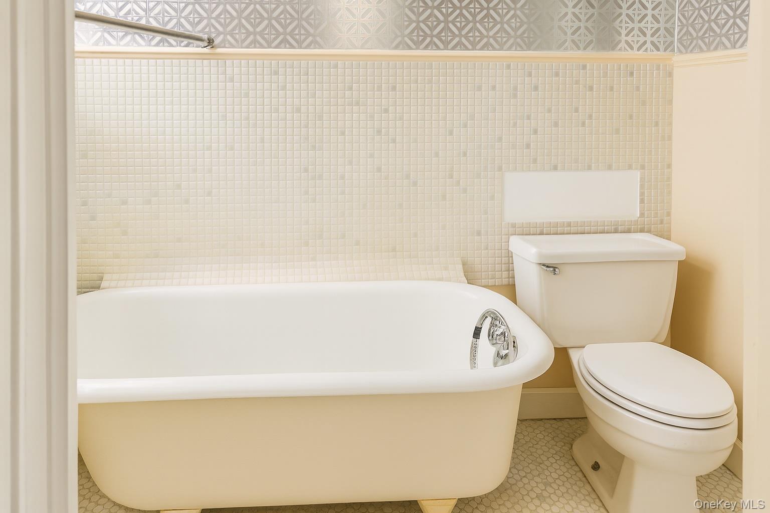 #5 photo, 4718 39th Place, कुईंस Sunnyside , NY 11104