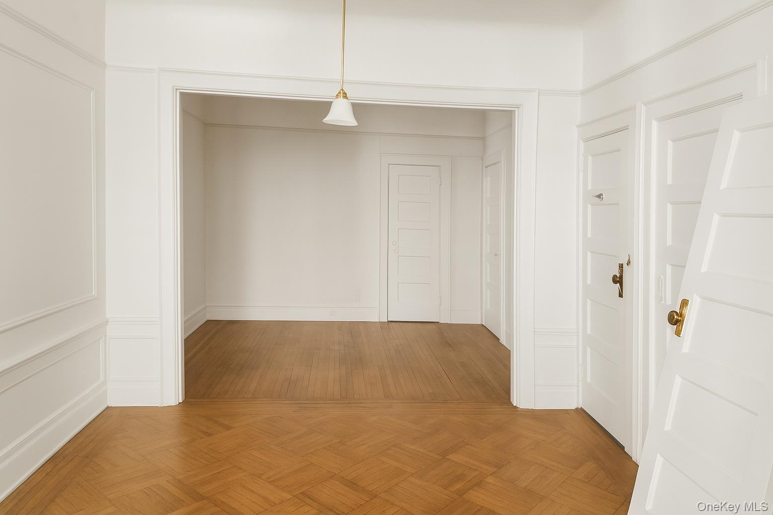 #9 photo, 4718 39th Place, कुईंस Sunnyside , NY 11104