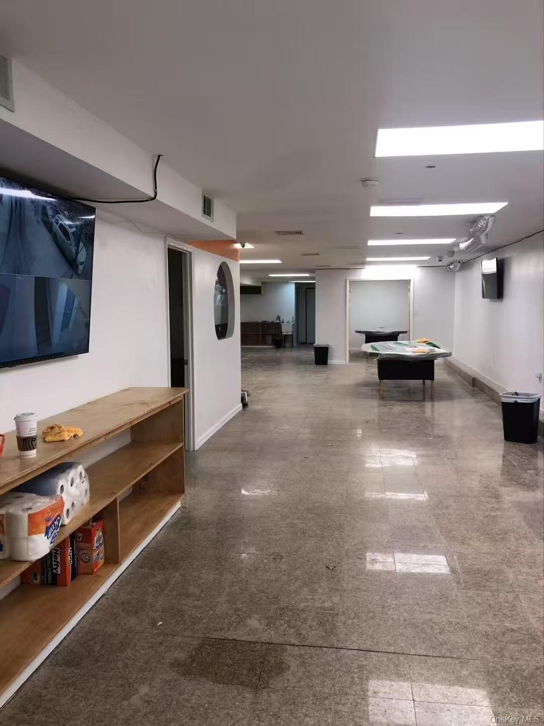 #3 photo, 40-59 Coolege Point Boulevard, Куинс ‖ Flushing , NY 11354