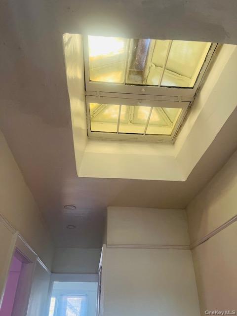 #18 photo, 107-35 E Van Wyck Expressway, Jamaica , NY 11435