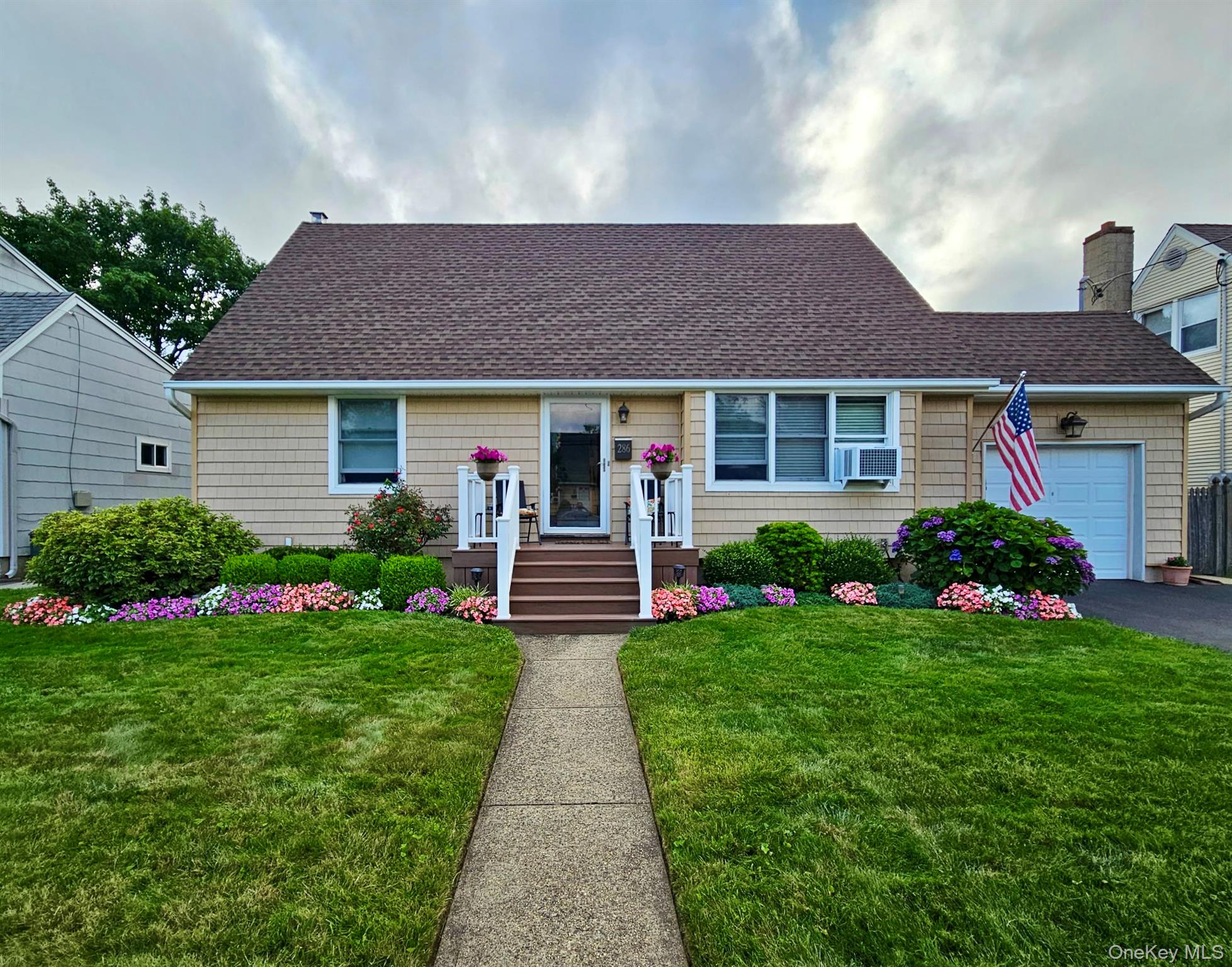 #1 photo, 286 Pacific Street, מחוז נסאו Massapequa Park , NY 11762