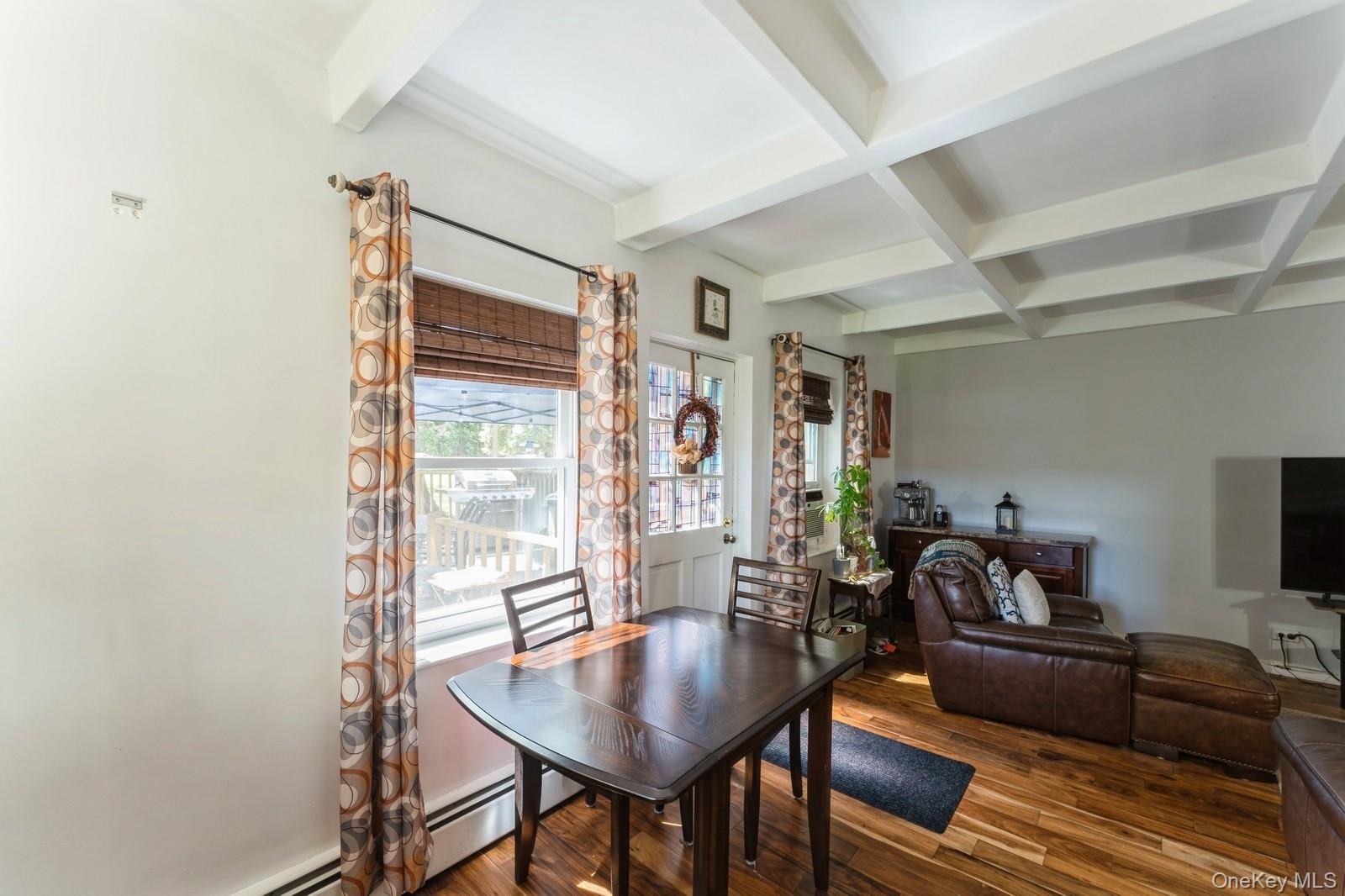 #11 photo, 149-32 Union Turnpike, קווינס Briarwood , NY 11435