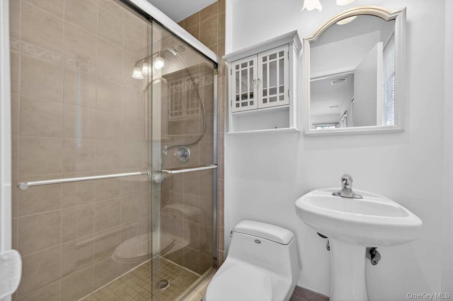 #10 photo, 8 Blueberry Lane, 롱 아일랜드 Oyster Bay , NY 11771