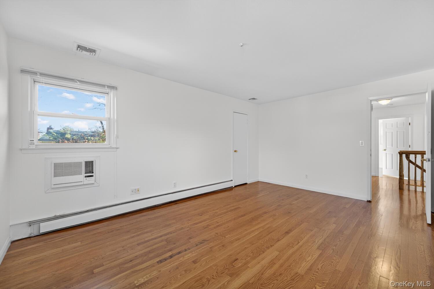 #12 photo, 8 Blueberry Lane, 롱 아일랜드 Oyster Bay , NY 11771