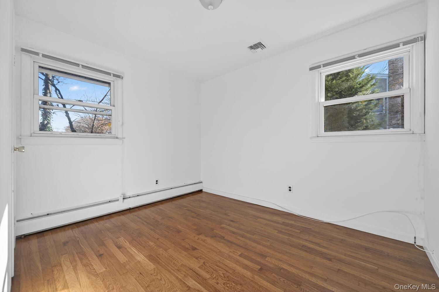 #13 photo, 8 Blueberry Lane, 롱 아일랜드 Oyster Bay , NY 11771