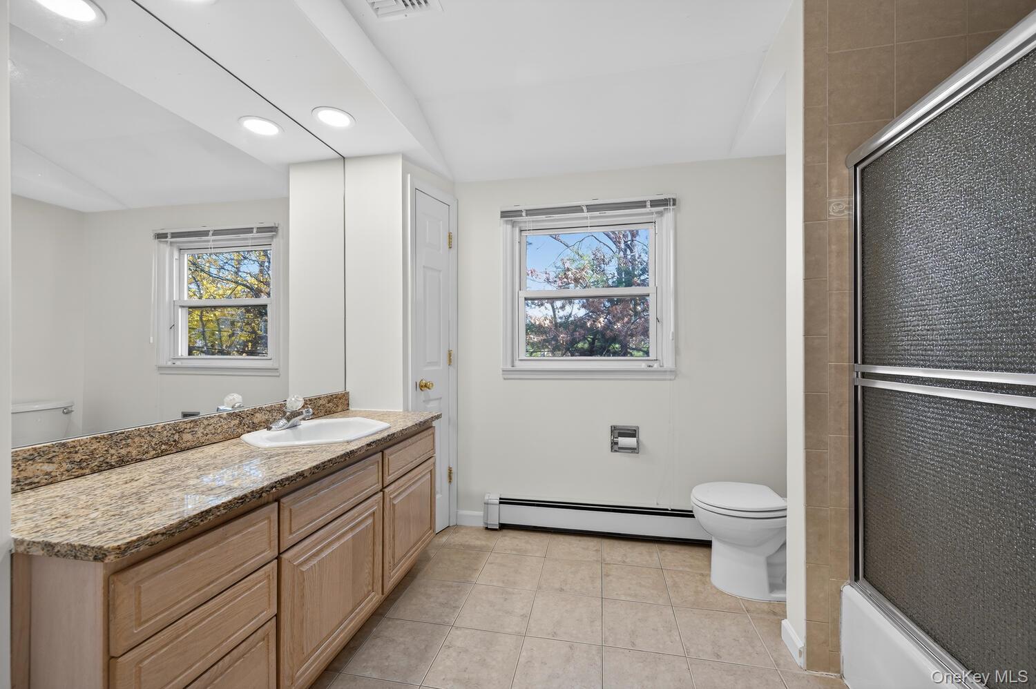 #16 photo, 8 Blueberry Lane, 롱 아일랜드 Oyster Bay , NY 11771