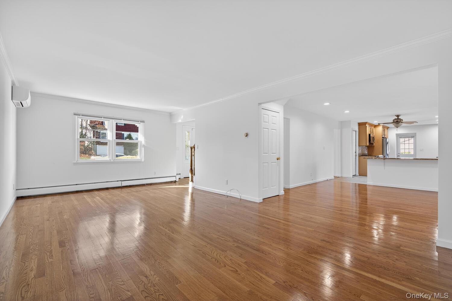 #2 photo, 8 Blueberry Lane, 롱 아일랜드 Oyster Bay , NY 11771