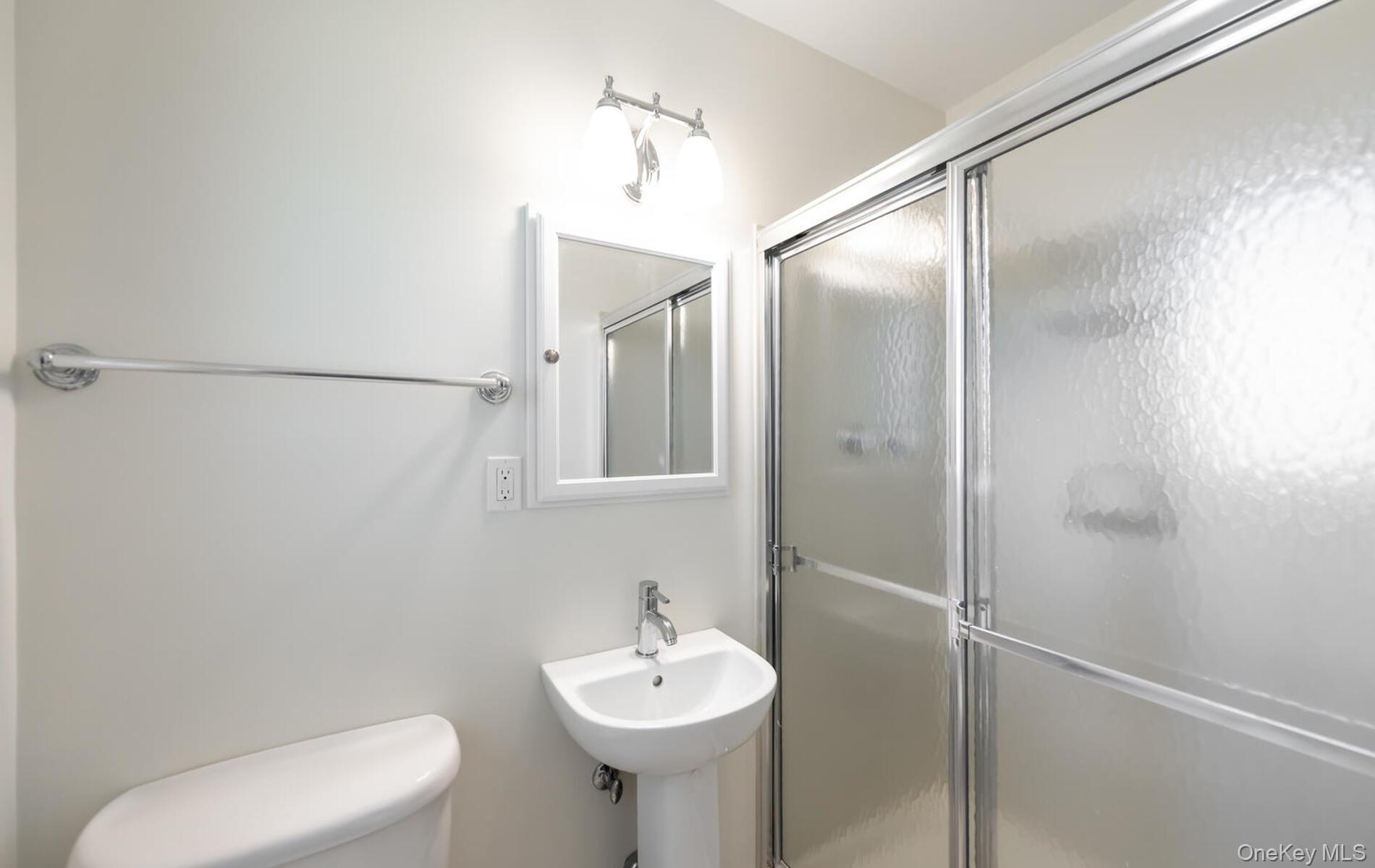 #10 photo, 53 East Drive, 롱 아일랜드 Garden City , NY 11530