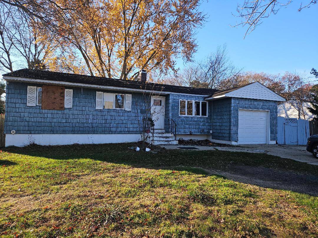 #2 photo, 194 Plunkett St, सफ़ोक काउंटी Brentwood , NY 11717