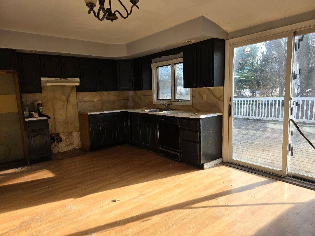 #3 photo, 194 Plunkett St, सफ़ोक काउंटी Brentwood , NY 11717