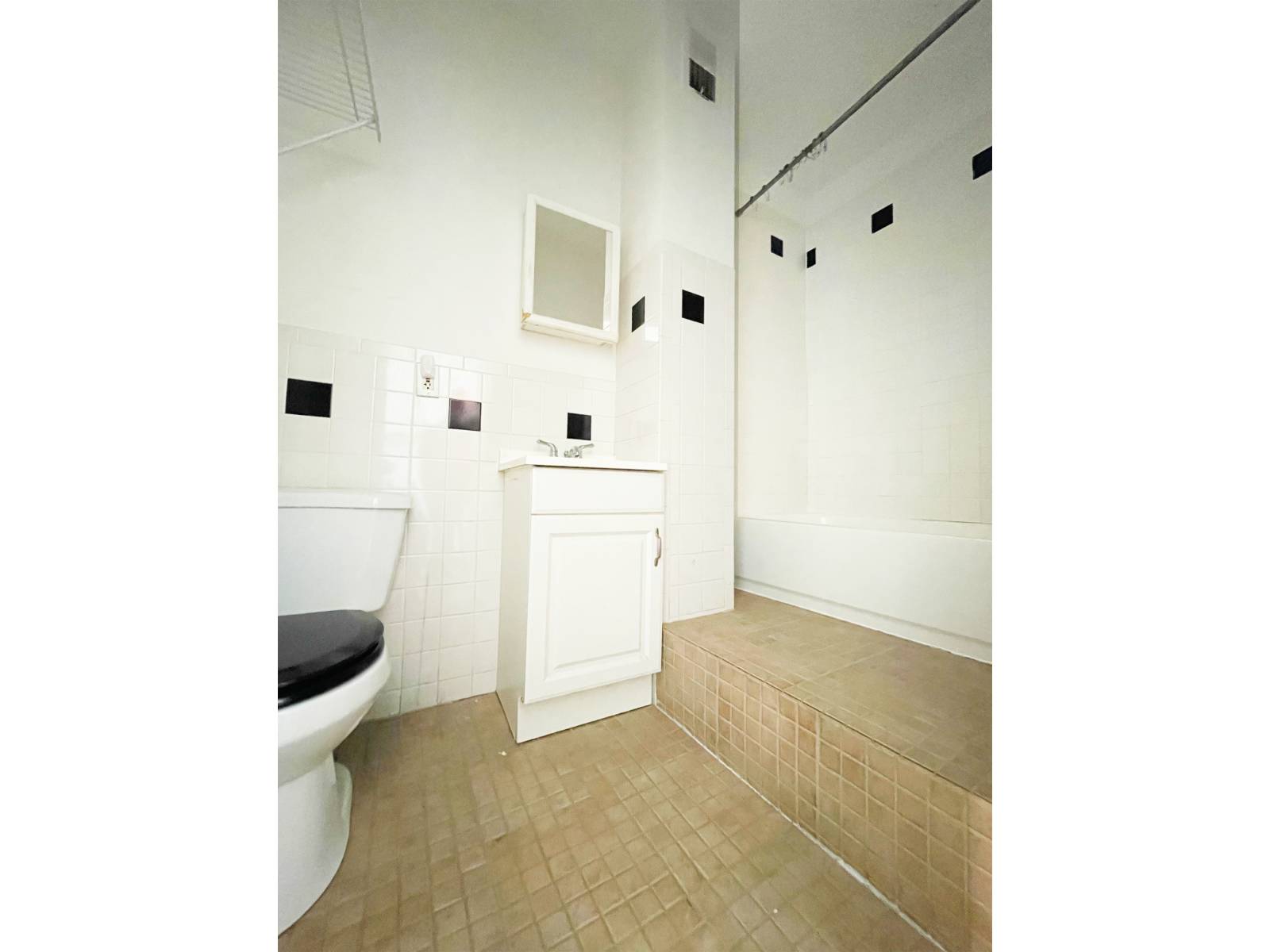 #6 photo, 155 India Street, #3R, Greenpoint , NY 11222