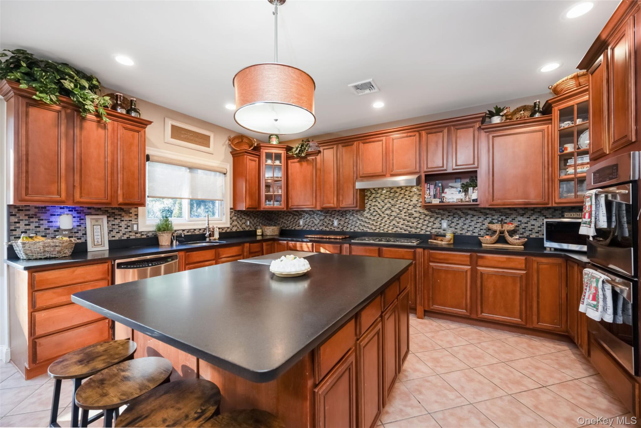 #14 photo, 1680 Lake Avenue, Merrick , NY 11566