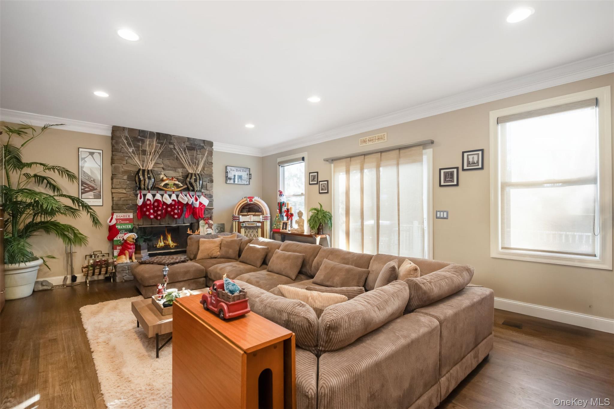 #6 photo, 1680 Lake Avenue, Merrick , NY 11566