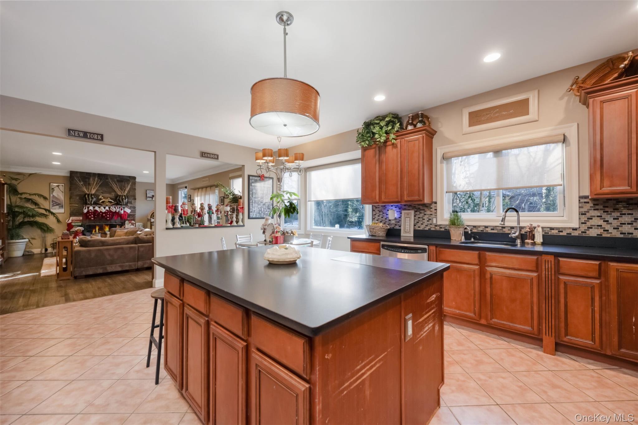 #7 photo, 1680 Lake Avenue, Merrick , NY 11566