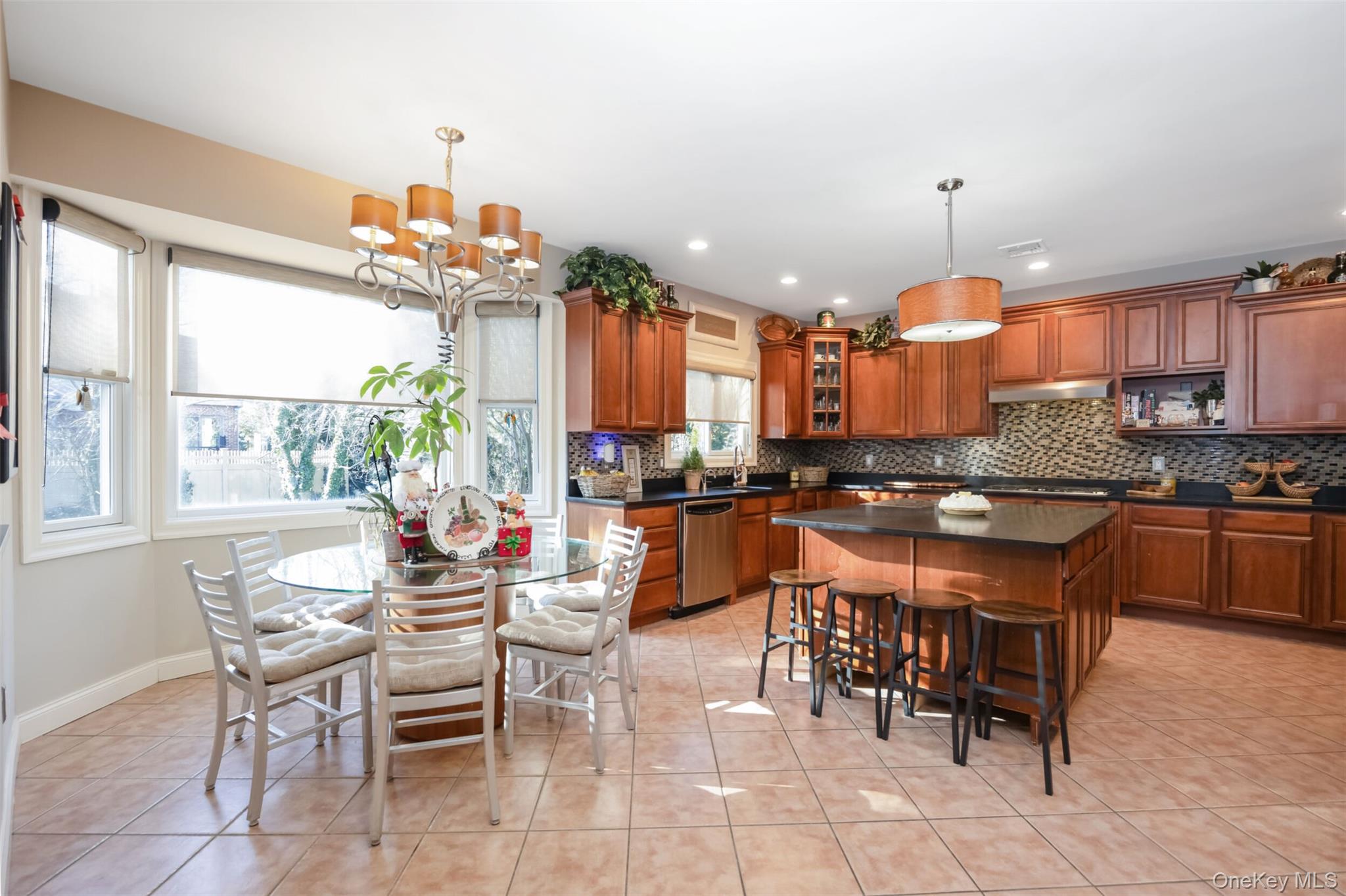 #8 photo, 1680 Lake Avenue, Merrick , NY 11566