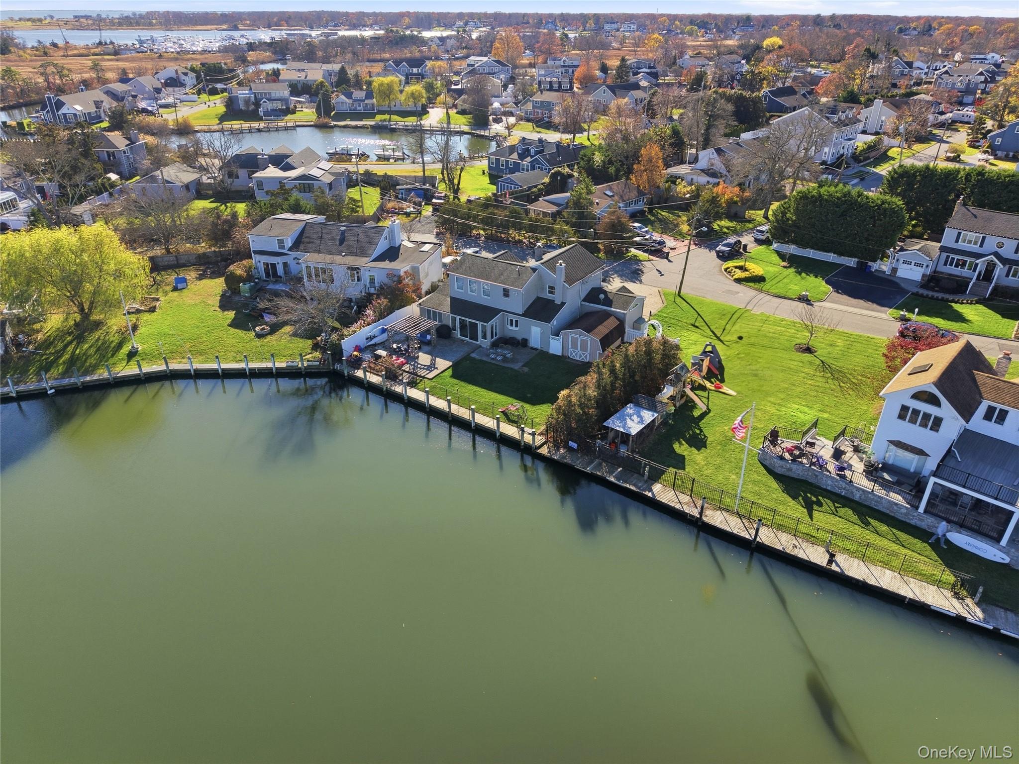 #1 photo, 625 Edgewater Road, 东长岛 Oakdale , NY 11769