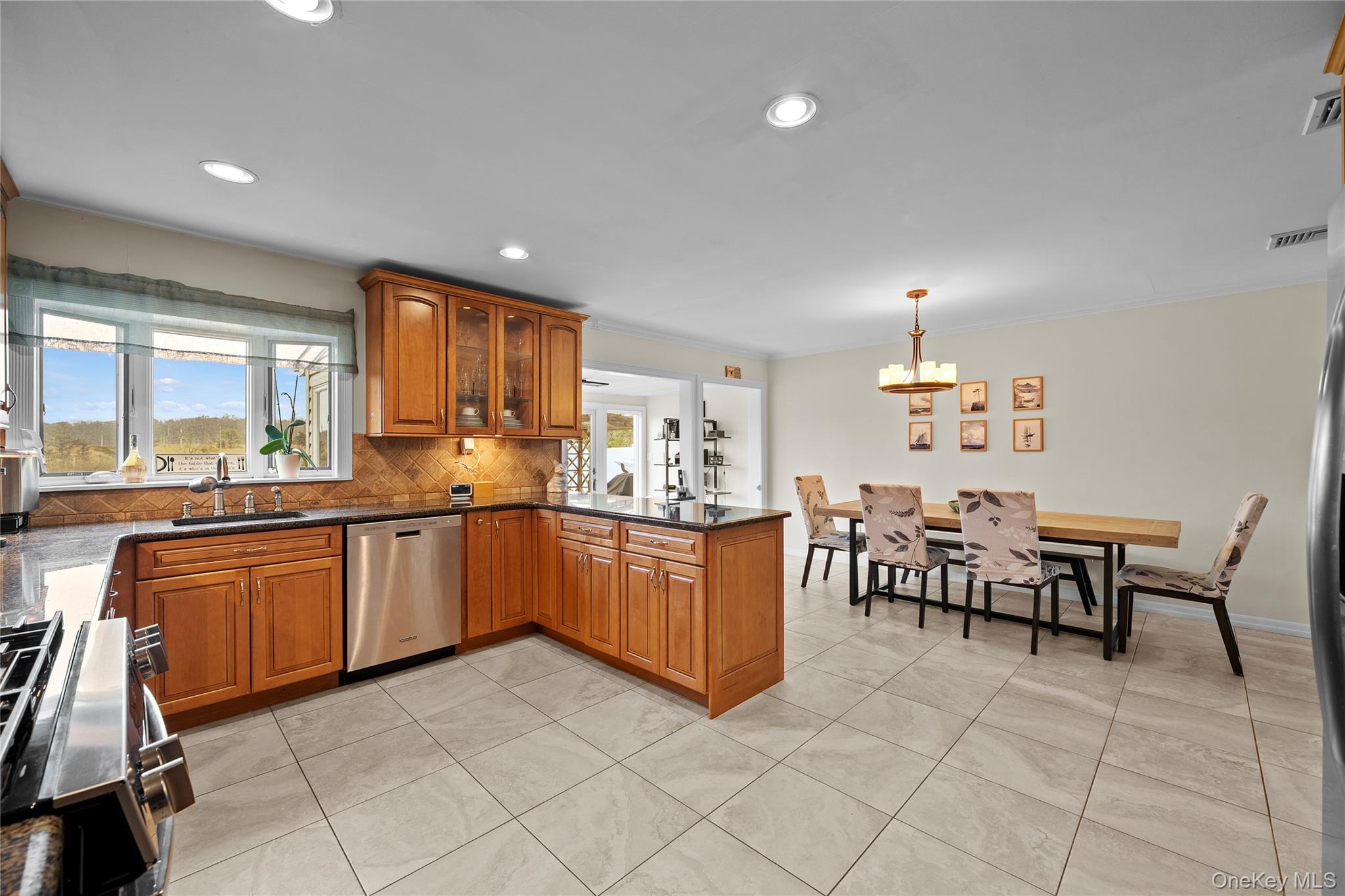 #14 photo, 625 Edgewater Road, 东长岛 Oakdale , NY 11769