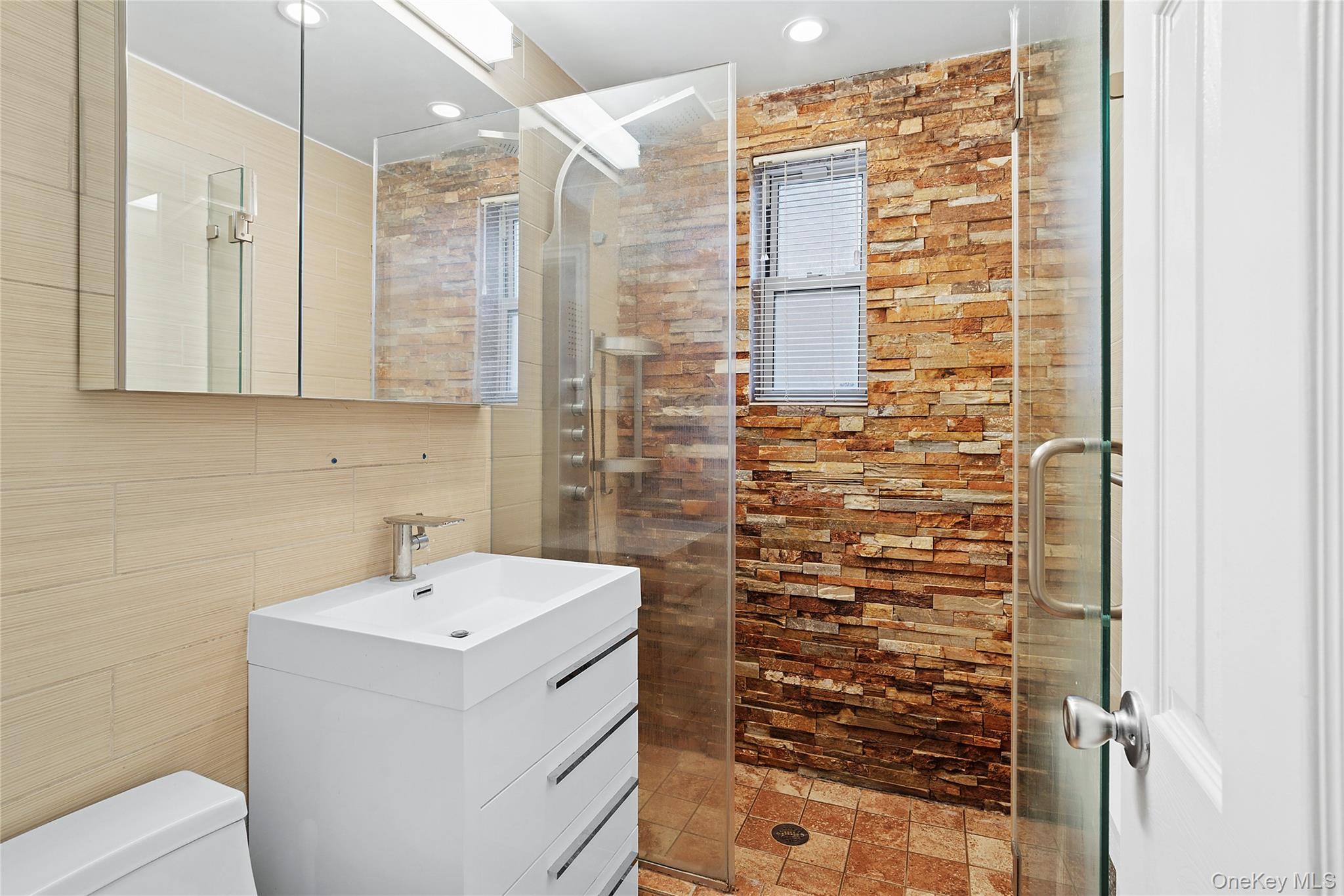 #12 photo, 44 Edwards Street, מחוז נסאו Roslyn Heights , NY 11577