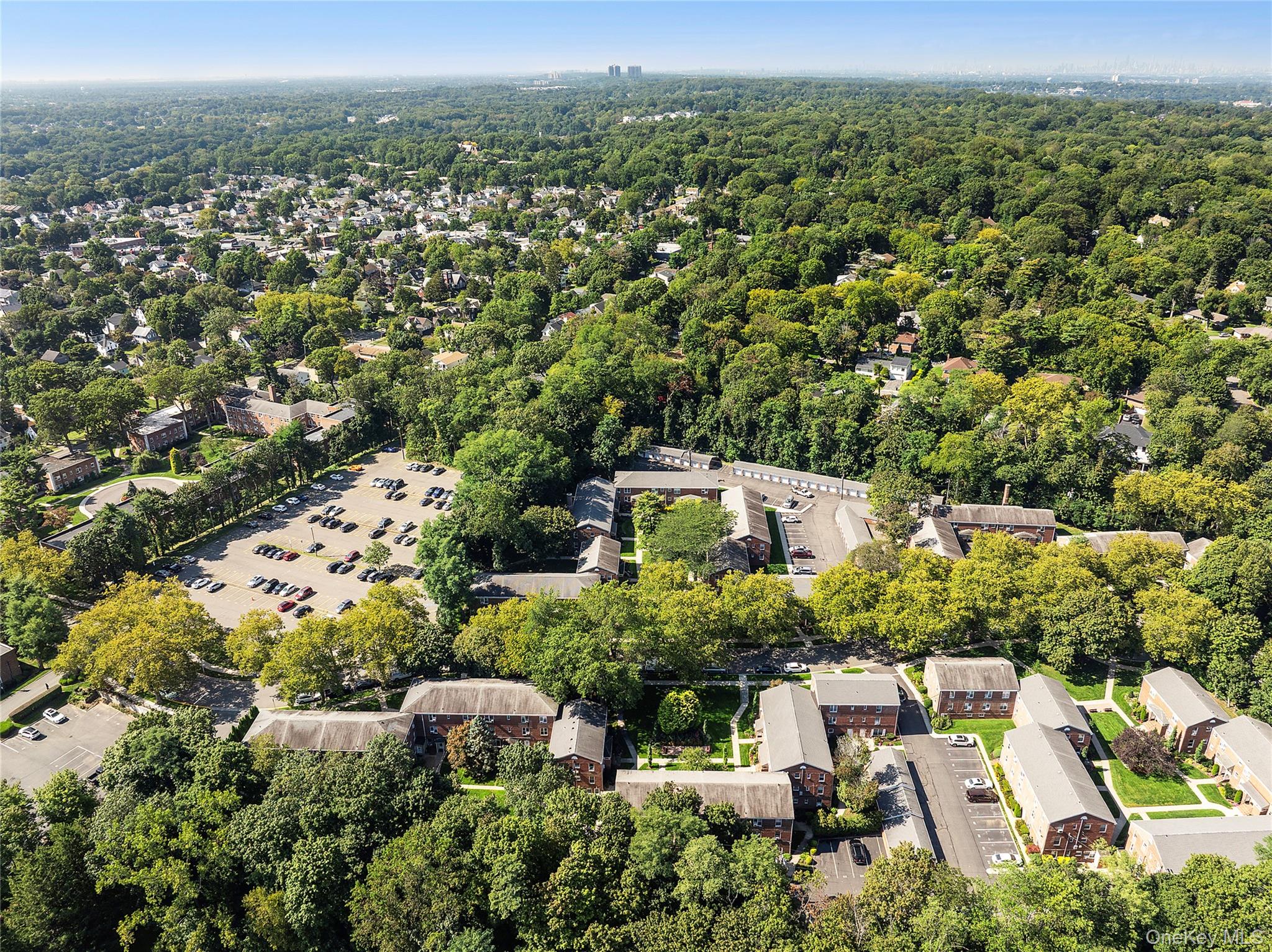 #15 photo, 44 Edwards Street, מחוז נסאו Roslyn Heights , NY 11577