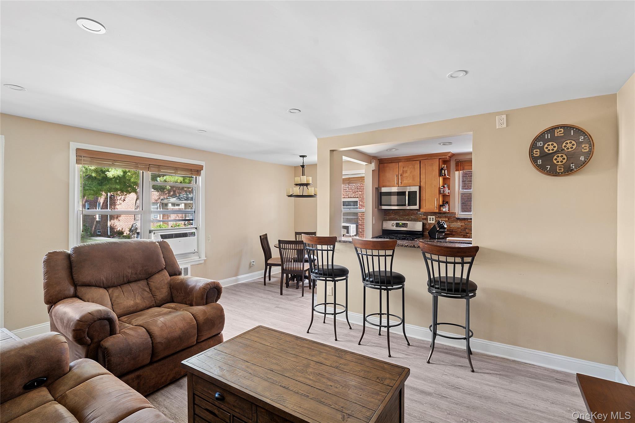 #6 photo, 44 Edwards Street, מחוז נסאו Roslyn Heights , NY 11577