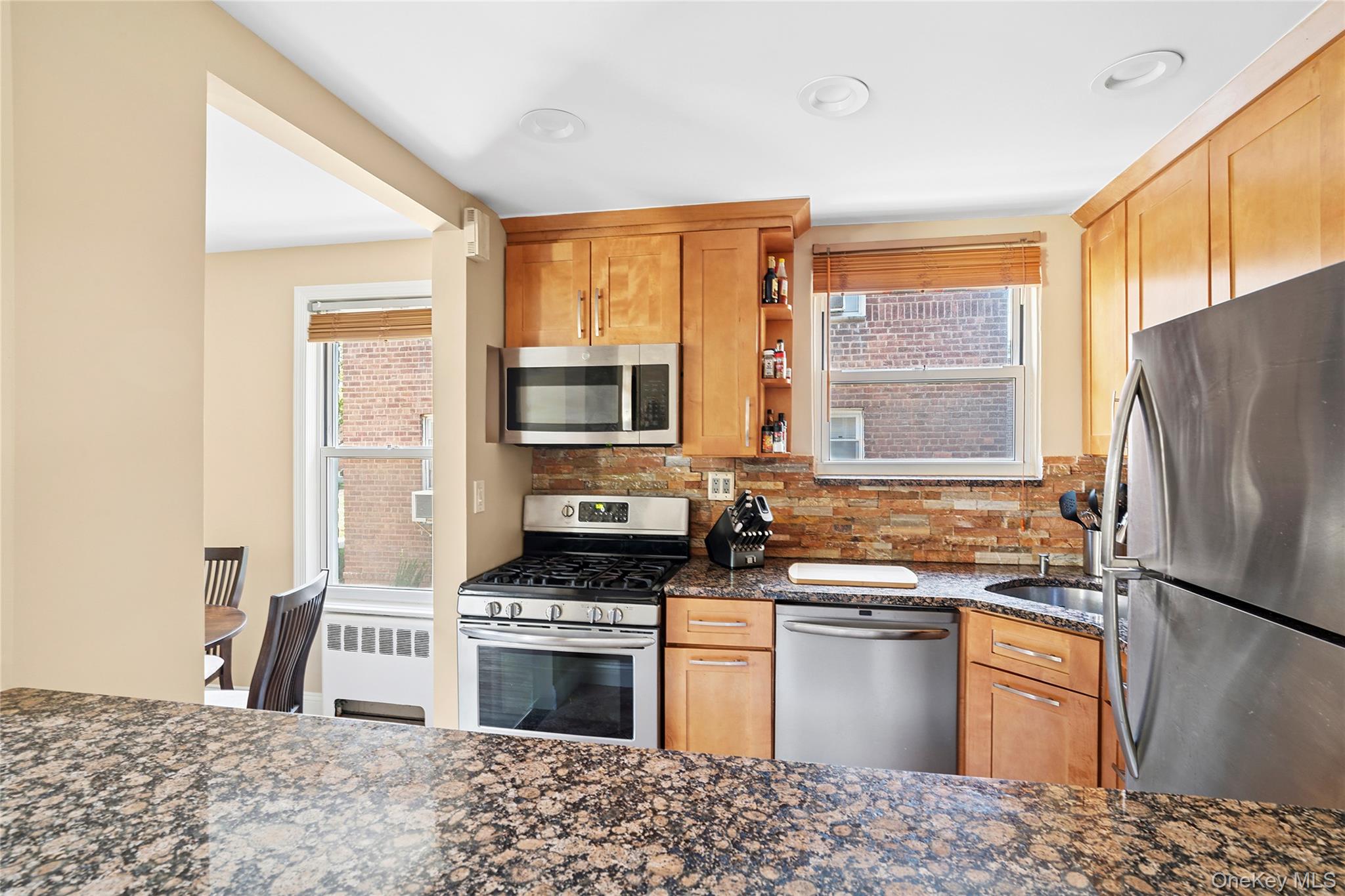 #9 photo, 44 Edwards Street, מחוז נסאו Roslyn Heights , NY 11577