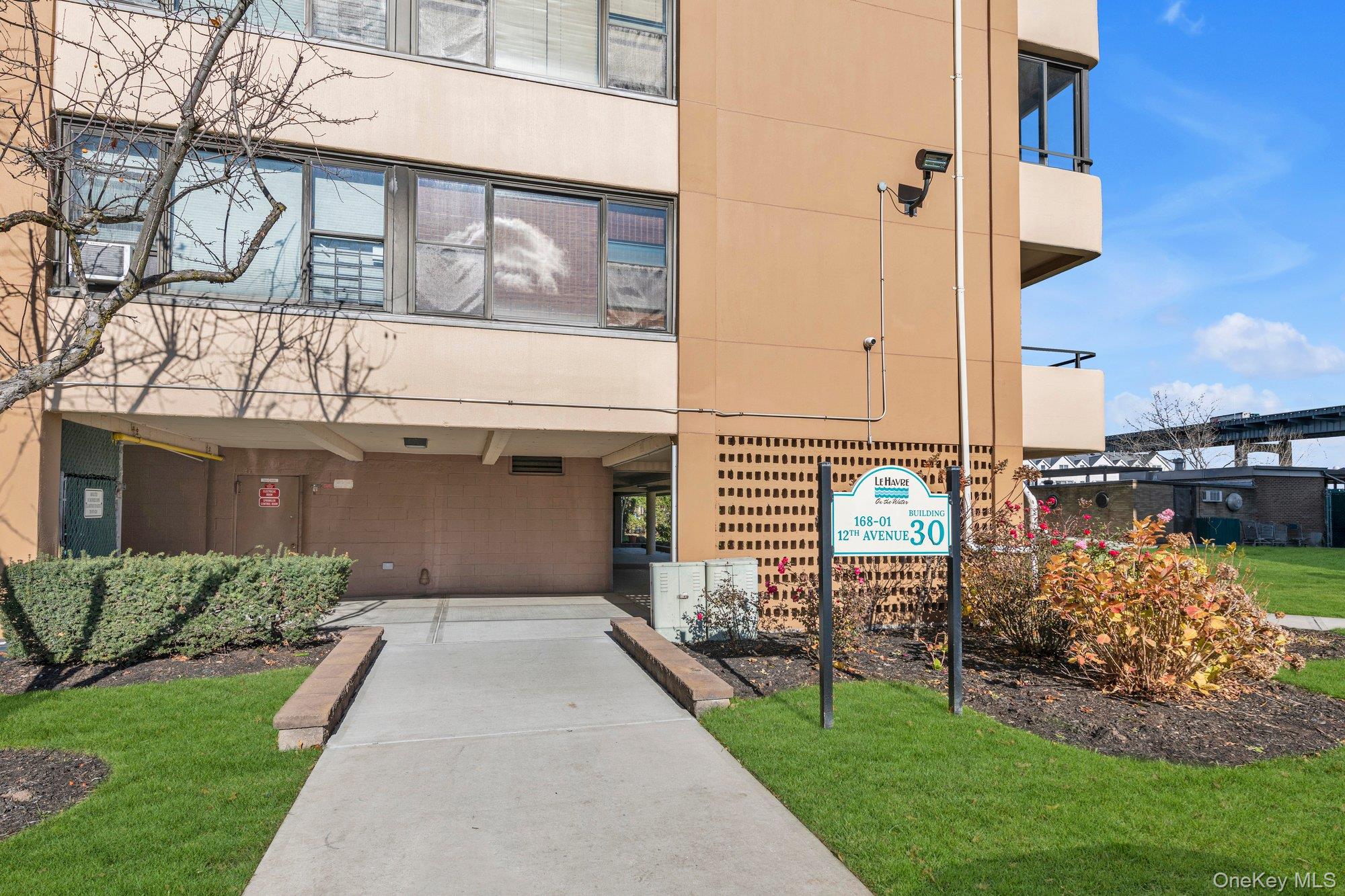 #12 photo, 168-01 12 Ave, Beechhurst , NY 11357