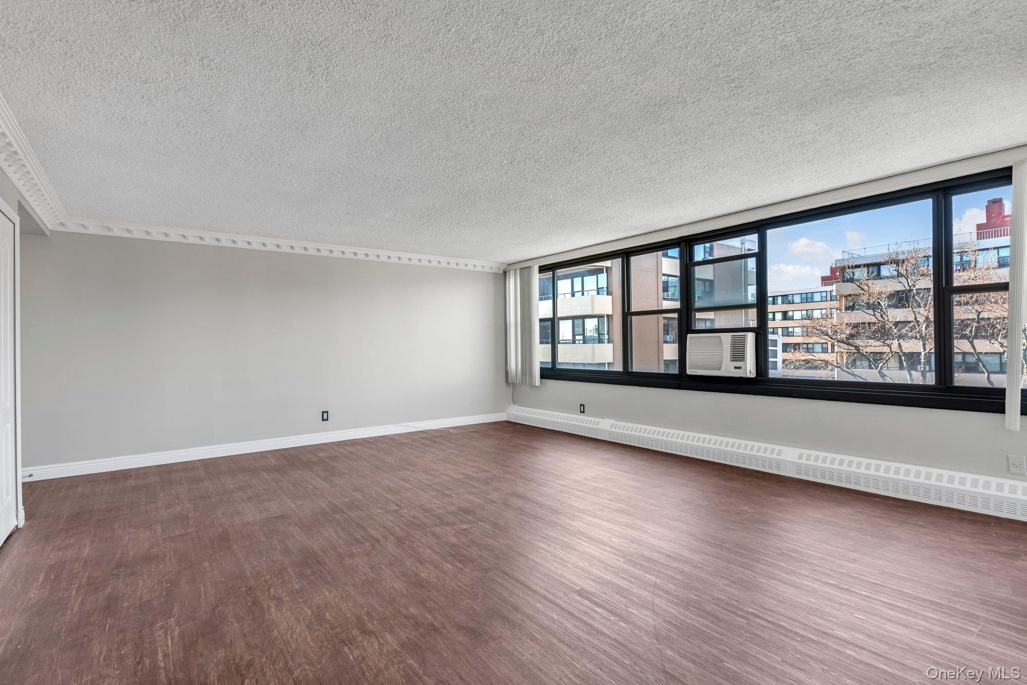 #4 photo, 168-01 12 Ave, Beechhurst , NY 11357