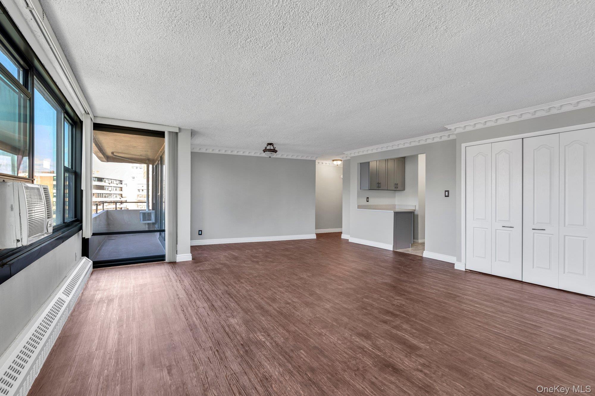 #5 photo, 168-01 12 Ave, Beechhurst , NY 11357