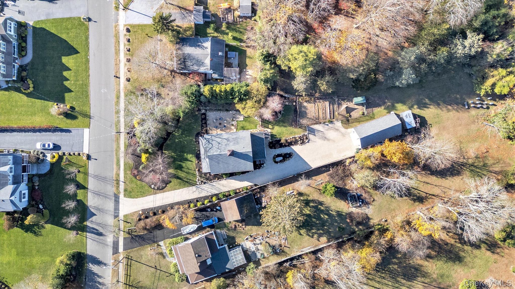 #8 photo, 17 Maple Avenue, 东长岛 East Moriches , NY 11940