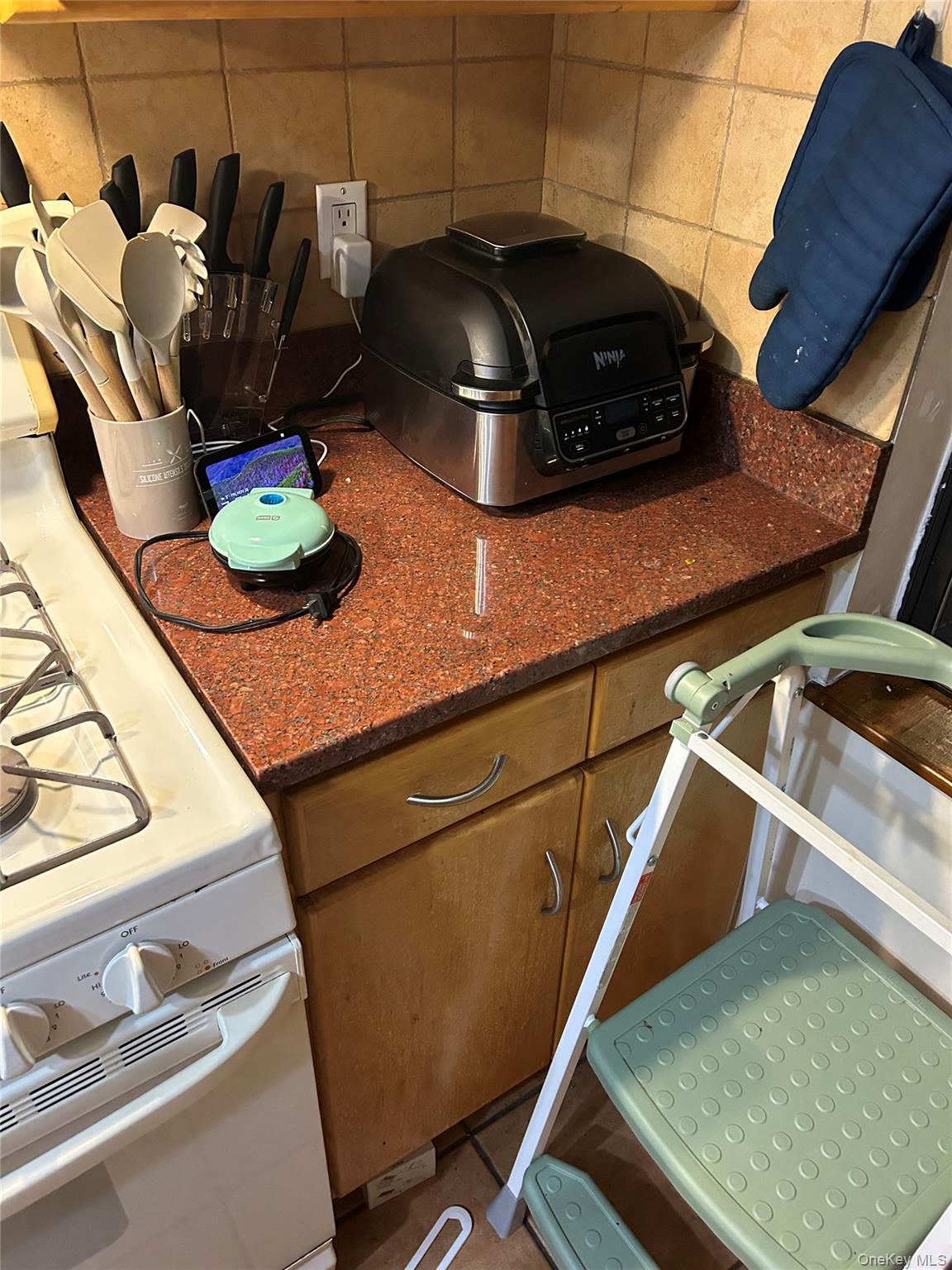 #12 photo, 31-05 33 Street, Astoria , NY 11106