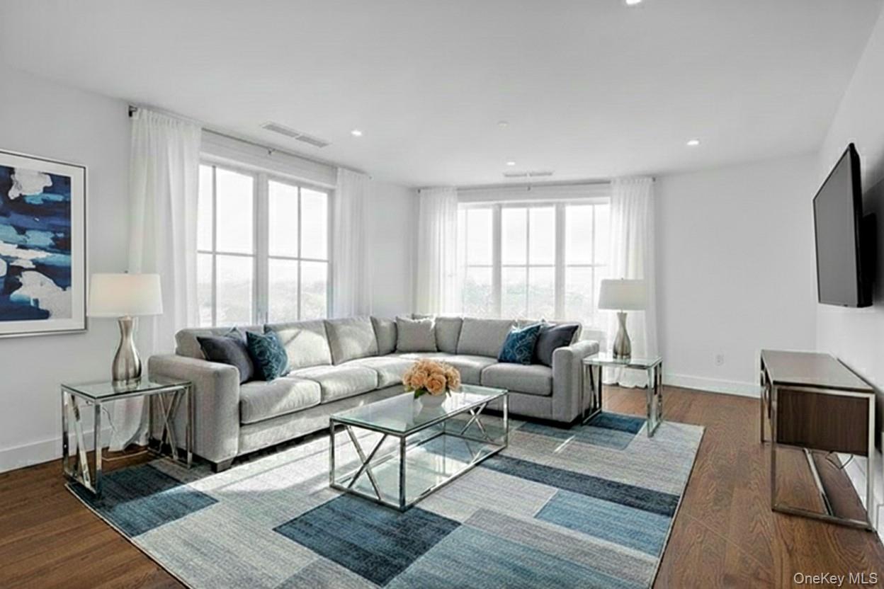 #7 photo, 291 Main Street, Eastchester , NY 10709